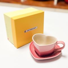  Bộ cốc kèm đĩa Le Creuset 220ml hình trái tim - Màu hồng/Đỏ 