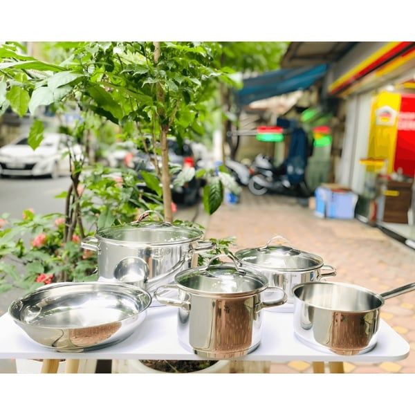 Bộ nồi WMF Provence Plus 5 món (3 nồi 1 quánh, 1 chảo thép) nắp kính