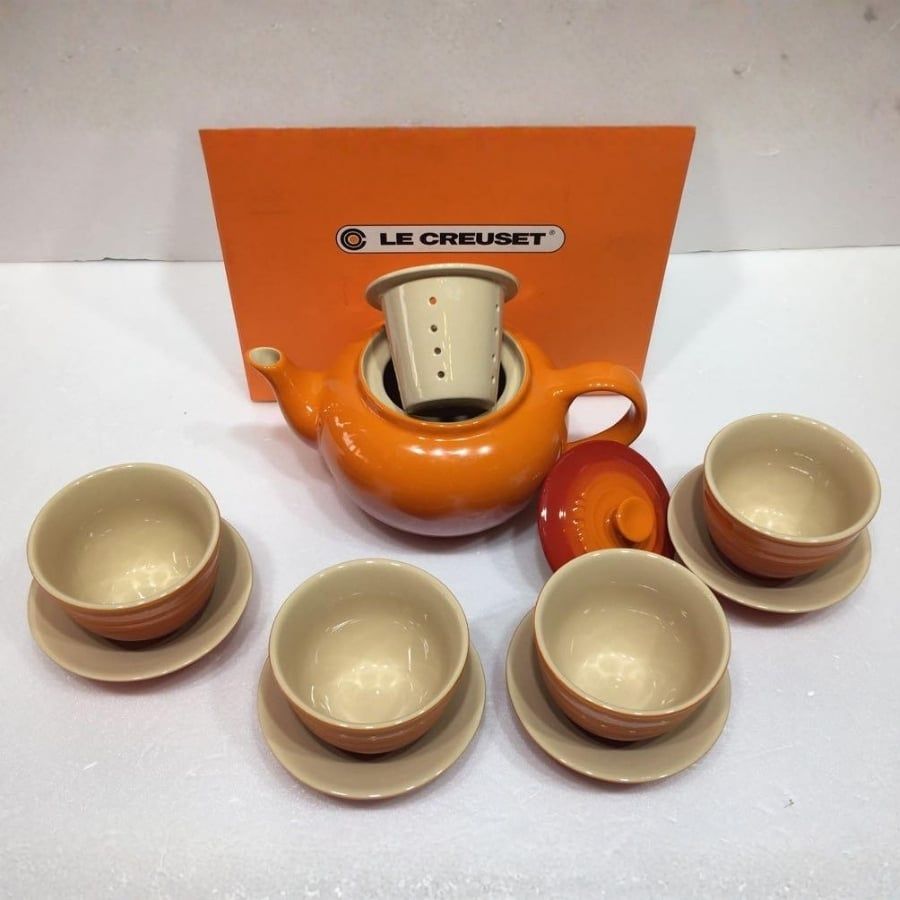 Bộ trà Le Creuset 9 món (4 tách chén, 1 ấm)