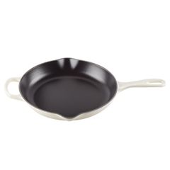  Chảo gang Le Creuset Meringue có miệng rót 20cm - Màu Kem 