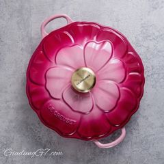  Chảo gang Le Creuset Petal Braiser có nắp 26cm 2.2L - Hồng Berry 