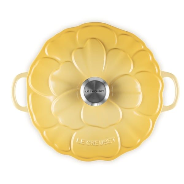Chảo gang Le Creuset Petal Braiser có nắp 26cm màu vàng