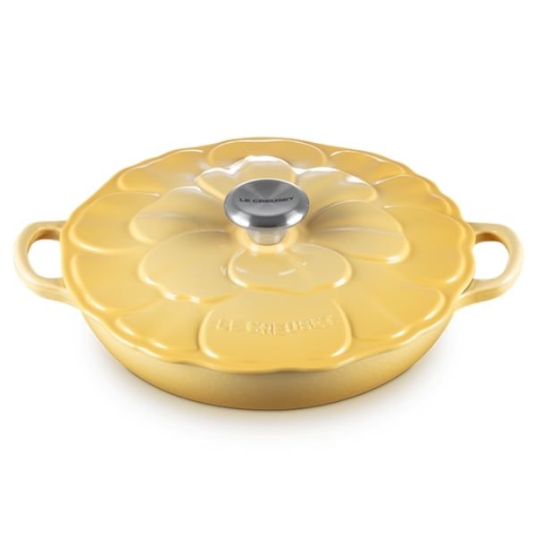 Chảo gang Le Creuset Petal Braiser có nắp 26cm màu vàng