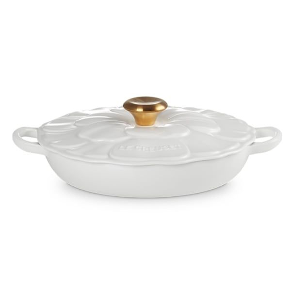 Chảo gang Le Creuset Petal Braiser có nắp 26cm màu trắng