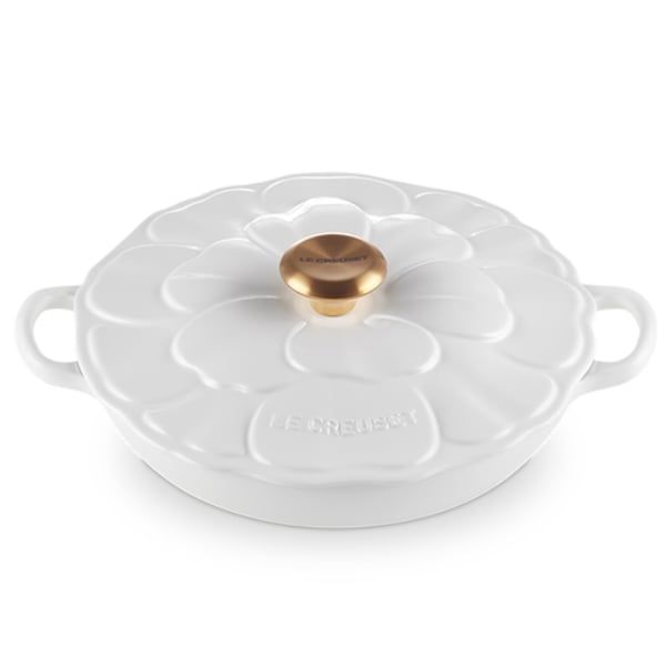 Chảo gang Le Creuset Petal Braiser có nắp 26cm màu trắng