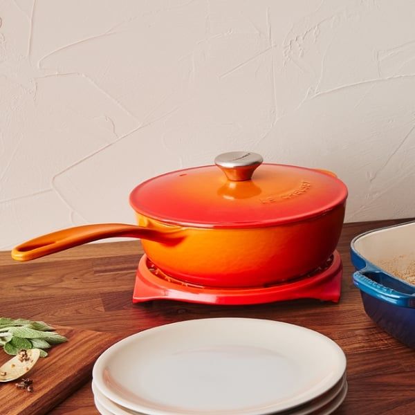 Chảo gang Le Creuset Saucier 21cm 2.1L có nắp