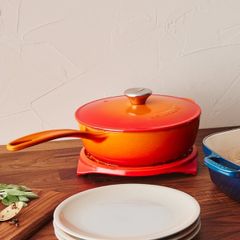  Chảo gang Le Creuset Saucier 21cm 2.1L có nắp 