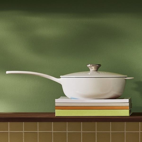 Chảo gang Le Creuset Saucier 21cm 2.1L có nắp