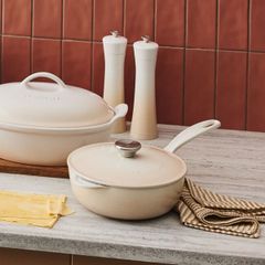  Chảo gang Le Creuset Saucier 21cm 2.1L có nắp 