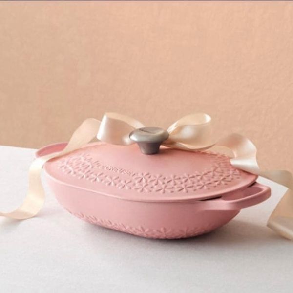 Chảo gang oval Le Creuset Oblong 31cm có nắp màu hồng - 21996 31 50 14