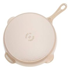  Chảo gang Staub Seasame 22cm 1.69L màu kem có miệng rót 