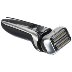 Máy cạo râu Panasonic ES-LV9Q có đế sạc 