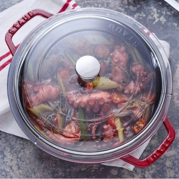 Nồi chảo gang Staub 24cm màu đỏ - Nắp kính