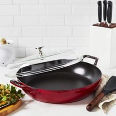  Nồi chảo gang Staub 24cm 3.5L màu đỏ - Nắp kính 