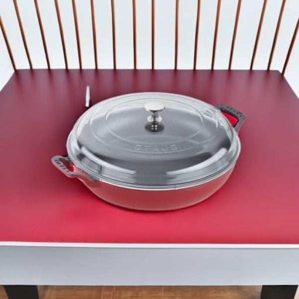 Nồi chảo gang Staub 24cm màu đỏ - Nắp kính