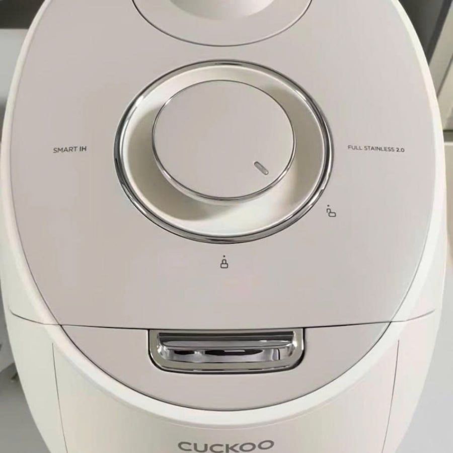 Nồi cơm điện cao tần Cuckoo CRP DHASNL0615FGW 1.08L ruột inox