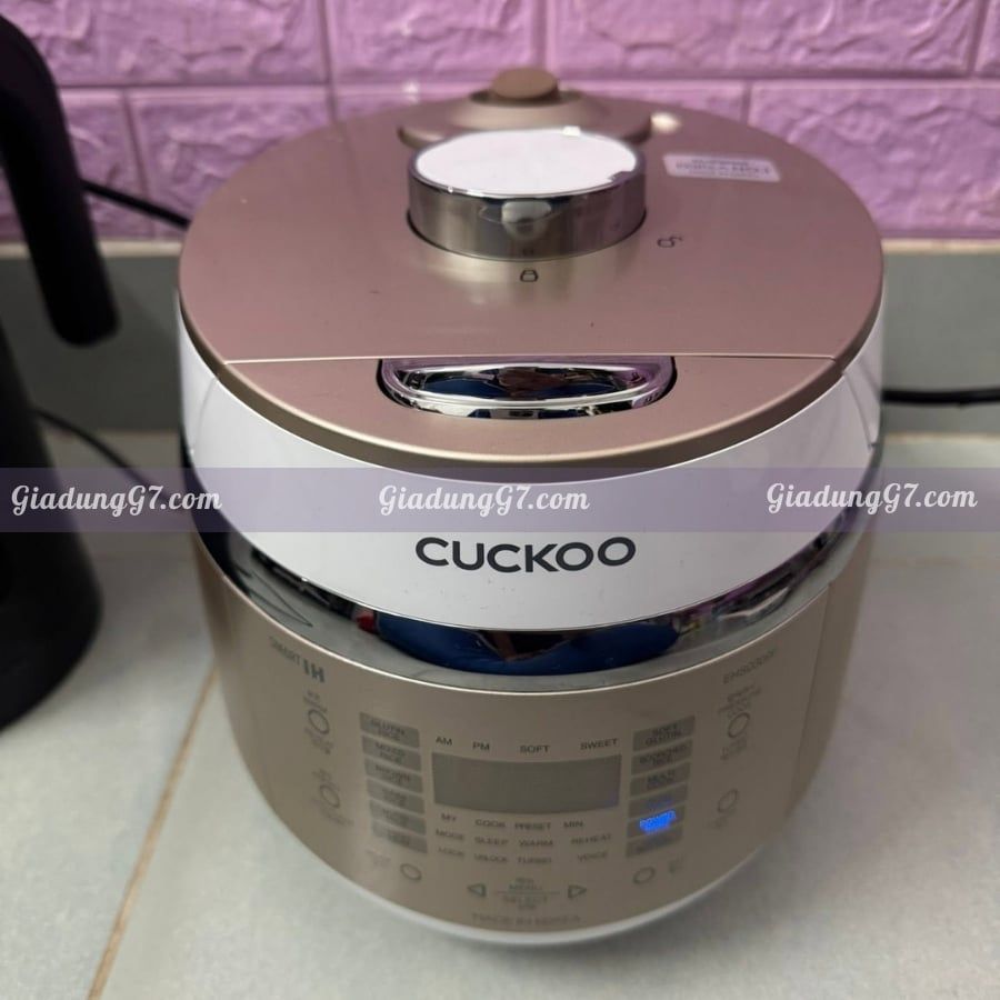 Nồi cơm điện cao tần Cuckoo CRP EHS0309F 0.54L/ WHGOVNCV