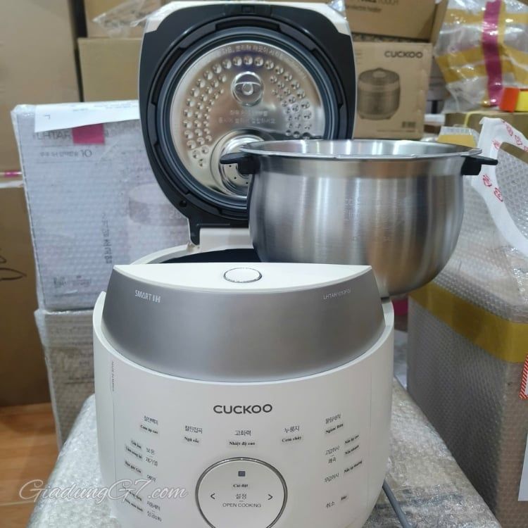Nồi cơm điện cao tần Cuckoo CRP LHTAR0610FGI 1.08 Lít ruột inox