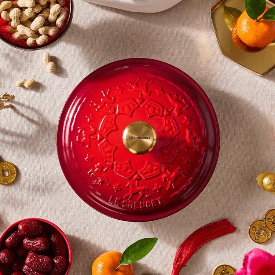 Nồi gang Le Creuset 22cm 3.3L nắp bát mã