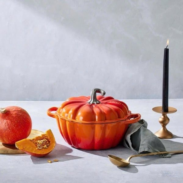 Nồi gang Le Creuset 24cm 3.7L bí ngô vàng cam