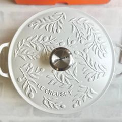  Nồi gang Le Creuset Marmite Olive Cành oliu 28cm 4.9L - Màu Trắng 