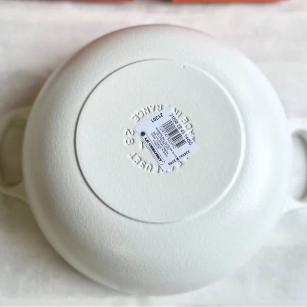 Nồi gang Le Creuset Marmite Olive Cành oliu 28cm 4.9L - Màu Trắng