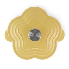  Nồi gang Le Creuset Mimosa hình hoa 20cm - Màu vàng 