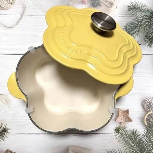 Nồi gang Le Creuset Mimosa hình hoa 20cm