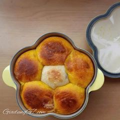  Nồi gang Le Creuset Mimosa hình hoa 20cm - Màu vàng 