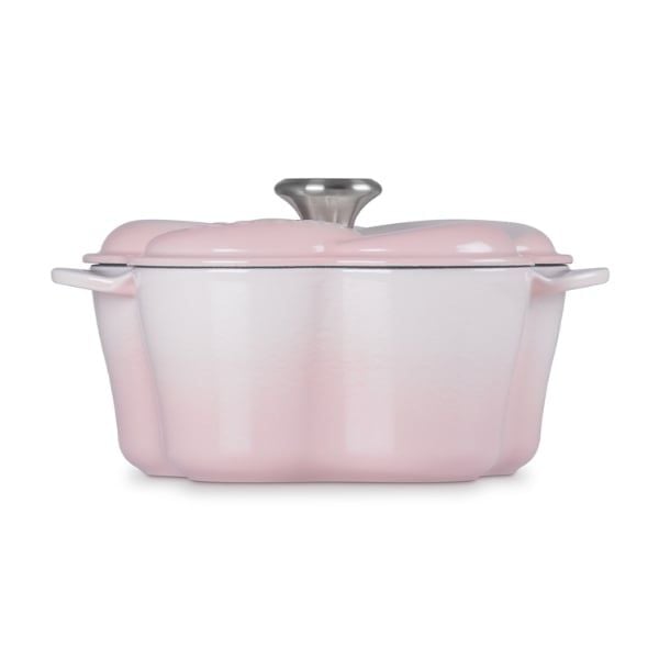Nồi gang Le Creuset Petal hình hoa 2L màu hồng nhạt