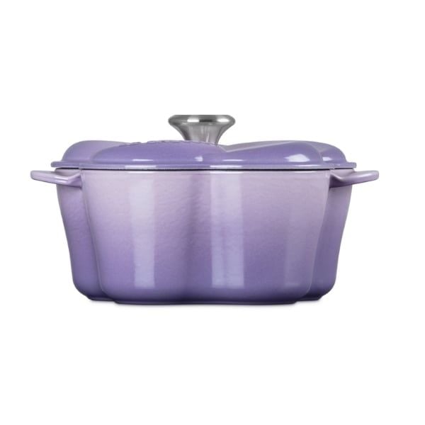 Nồi gang Le Creuset Petal hình hoa 2L màu tím