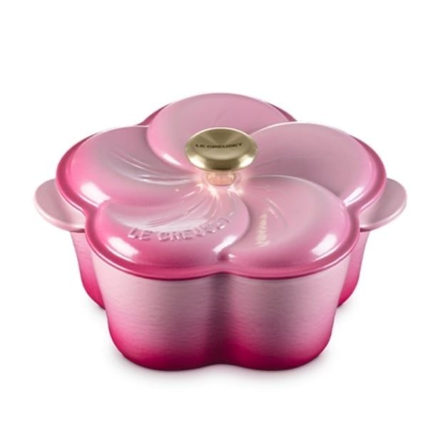 Nồi gang Le Creuset Petal hình hoa 2L (Màu hồng dâu/ vàng)