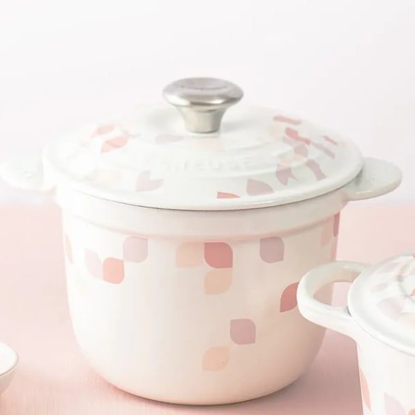 Nồi gang Le Creuset Rice Pot Petal 18cm 2L - 21110 18 84 10460