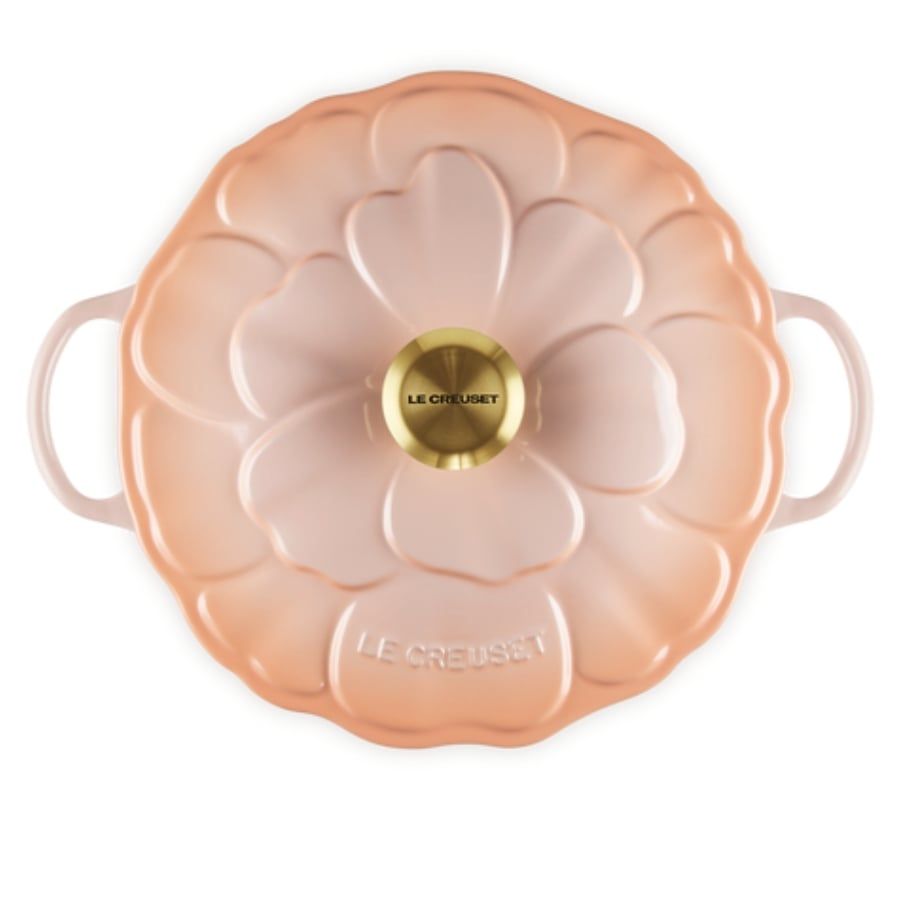 Nồi gang Le Creuset Signature Petal có nắp 26cm 4.1L Peche - Màu đào