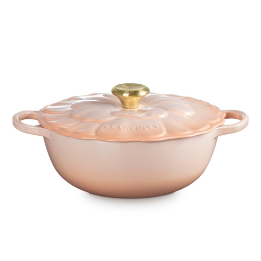 Nồi gang Le Creuset Signature Petal có nắp 26cm 4.1L Peche - Màu đào