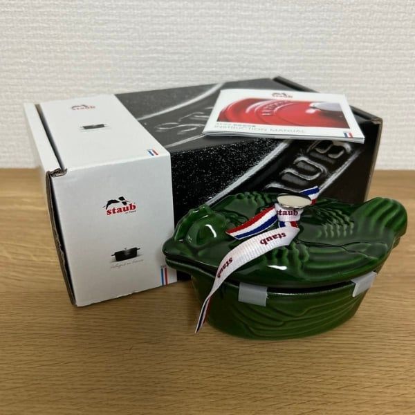 Nồi gang Staub 12cm hình gà - Màu xanh húng quế