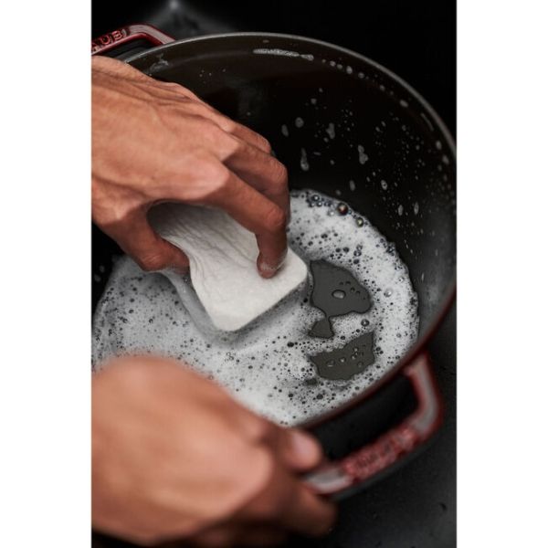 Nồi gang Staub 22cm (2.6L) màu mận chín