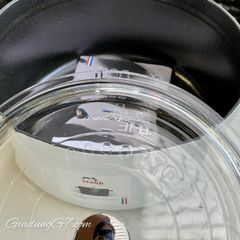  Nồi gang Staub 24cm 3.7L vung kính - Màu Trắng 