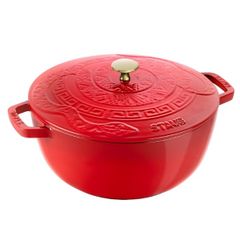  Nồi gang Staub 26cm có nắp hình rắn (Ất Tỵ) - Màu anh đào 