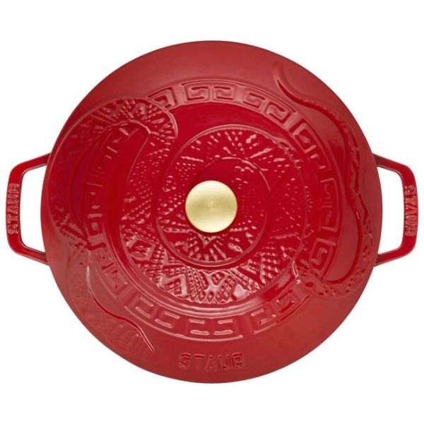 Nồi gang Staub 26cm có nắp hình rắn (Ất Tỵ) - Màu anh đào