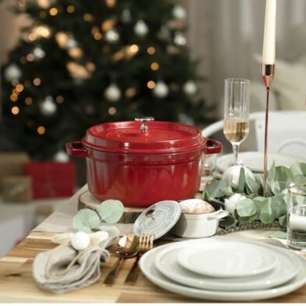 Nồi gang Staub 26cm (5.2L) - Màu Đỏ