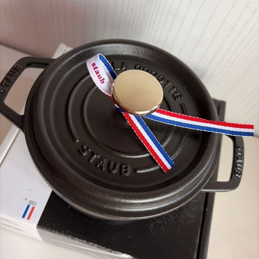 Nồi gang Staub 26cm (5.2L) - Màu Đỏ