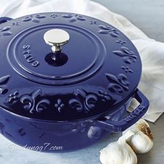  Nồi gang Staub Iris 24cm 3.6L - Màu xanh dương đậm 11302491 