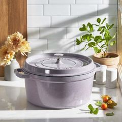  Nồi gang tròn Staub 24cm 3.7L - Màu hồng Cherry Blossom 