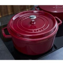  Nồi gang tròn Staub 26cm (5.2L) - Màu Đỏ Đô 