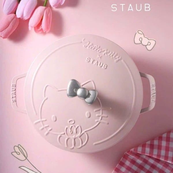 Nồi gang tròn Staub Hello Kitty Limited 24cm 3.6L - Màu hồng