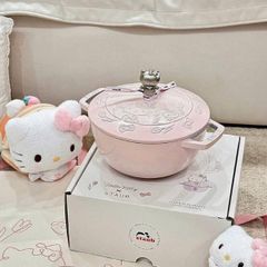  Nồi gang tròn Staub Hello Kitty Limited 20cm 2.3L nắp kitty - Màu hồng 