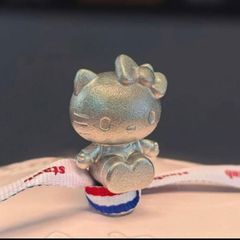  Nồi gang tròn Staub Hello Kitty Limited 20cm 2.3L nắp kitty - Màu hồng 