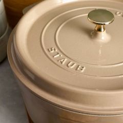  Nồi gang tròn Staub Sesame 24cm 3.8L 3.7L - Màu be (11024146) 