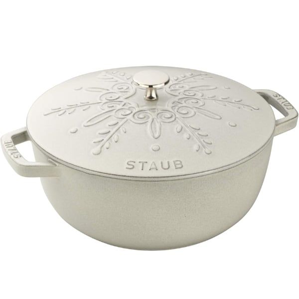 Nồi gang tròn Staub Snowflake Winter 16cm 1.1L màu trắng góc nghiêng